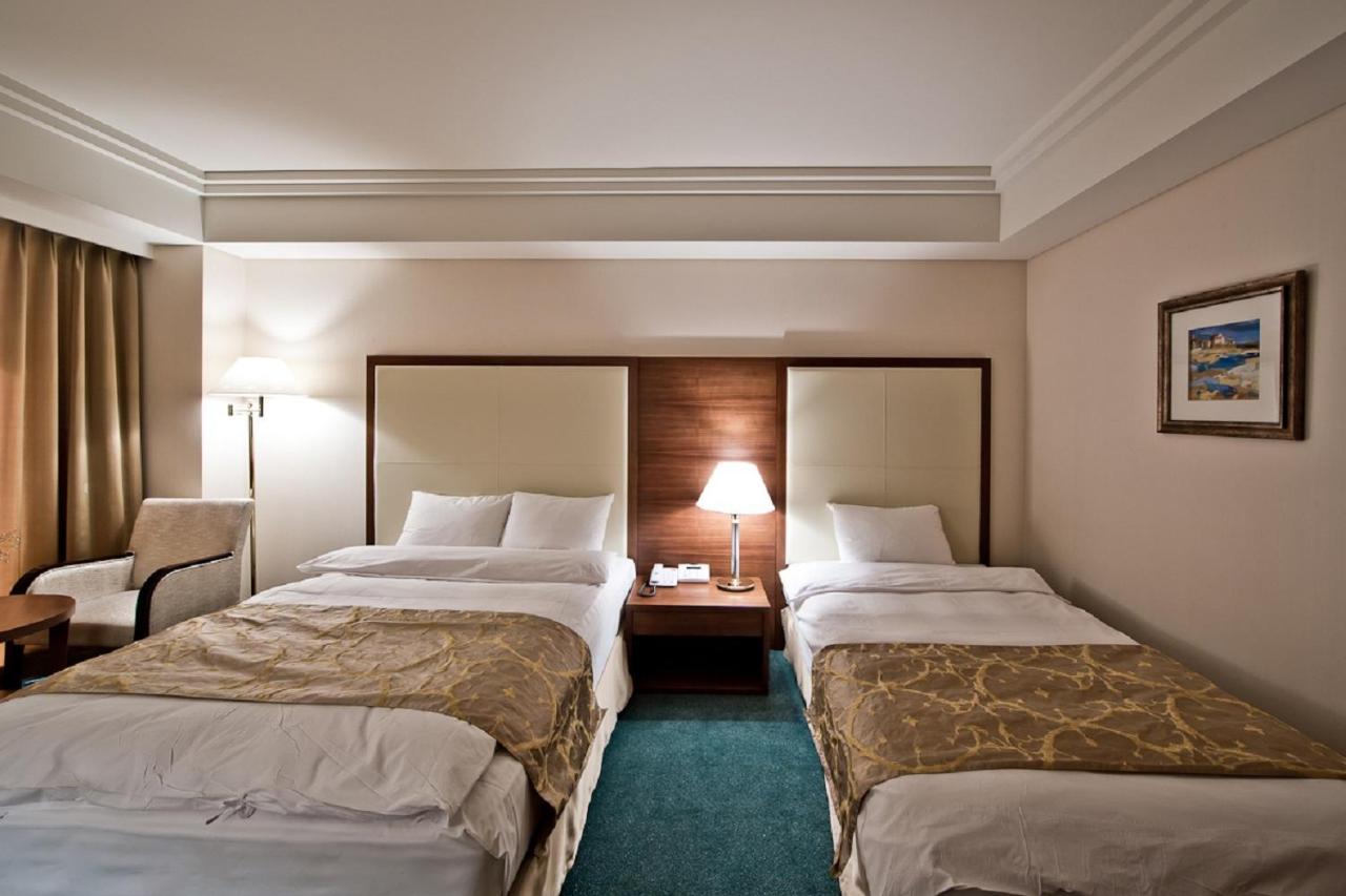 Yeongam Hotel Hyundai By Lahan Mokpo מראה חיצוני תמונה