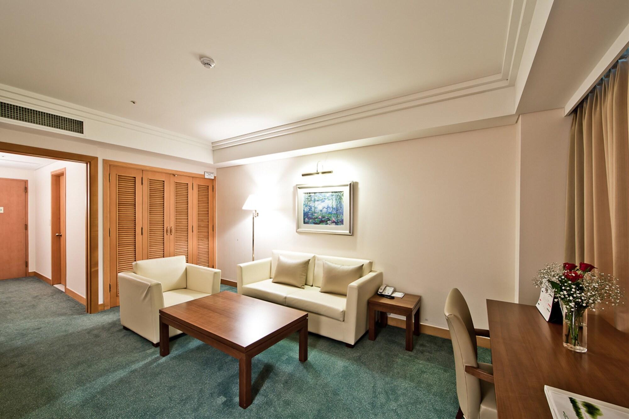 Yeongam Hotel Hyundai By Lahan Mokpo מראה חיצוני תמונה