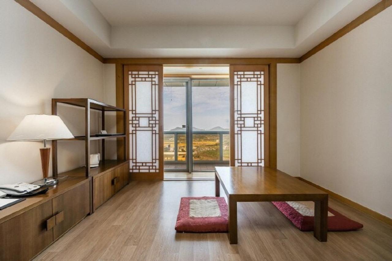 Yeongam Hotel Hyundai By Lahan Mokpo מראה חיצוני תמונה