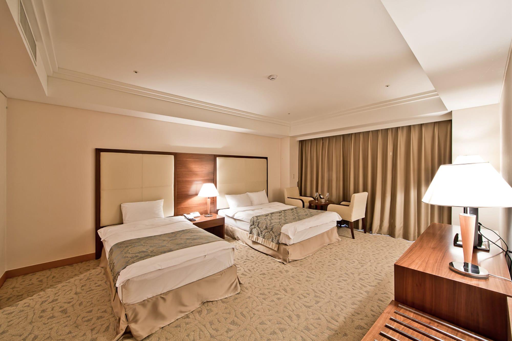Yeongam Hotel Hyundai By Lahan Mokpo מראה חיצוני תמונה